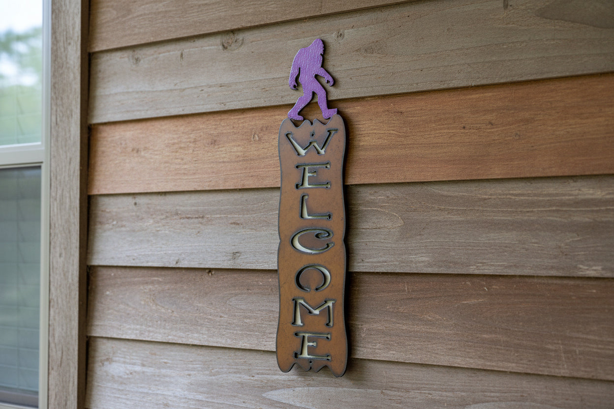 Welcome sign BigFoot yeti Sasquatch USA garden spring lodge