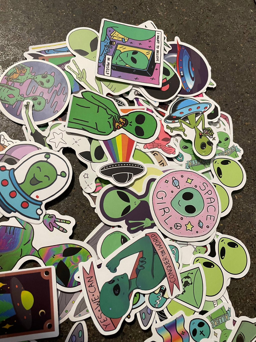 Alien stickers 100-pack (Random)